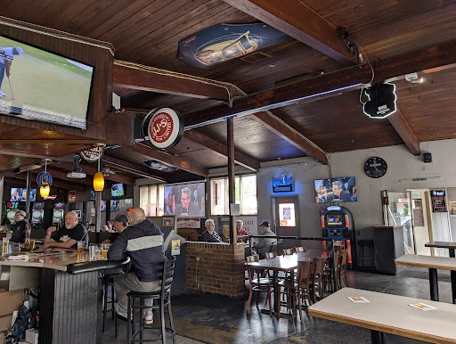 Savage Moose Sports Pub photo 10